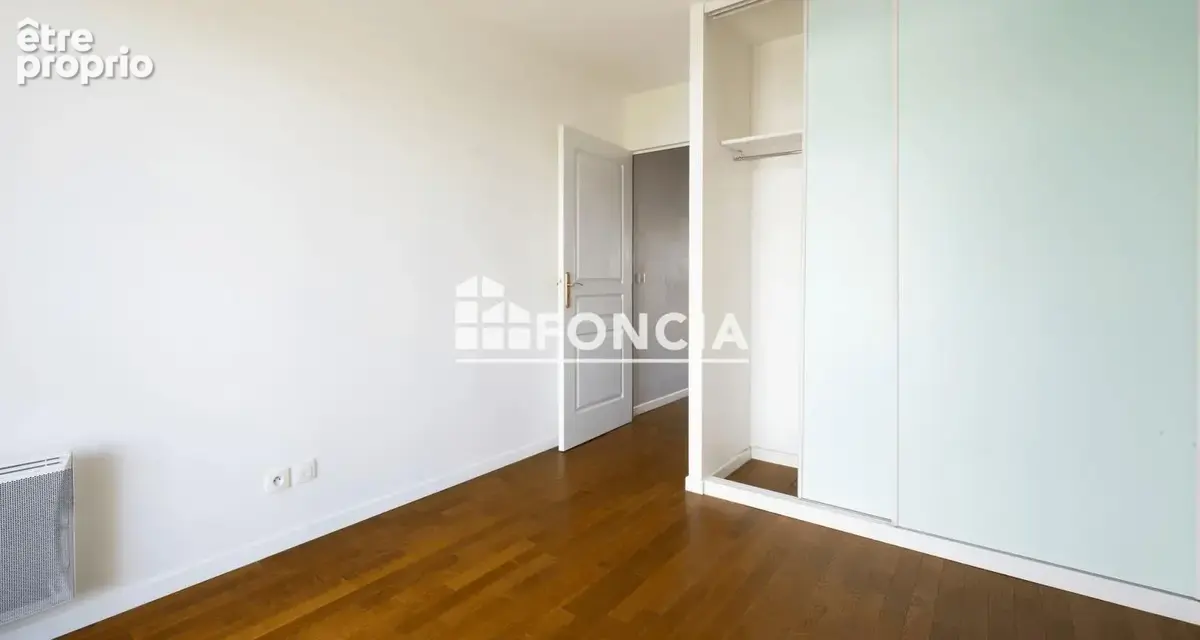Appartement 4 pièces récent Quartier du Lycée DESCARTES - photo 14
