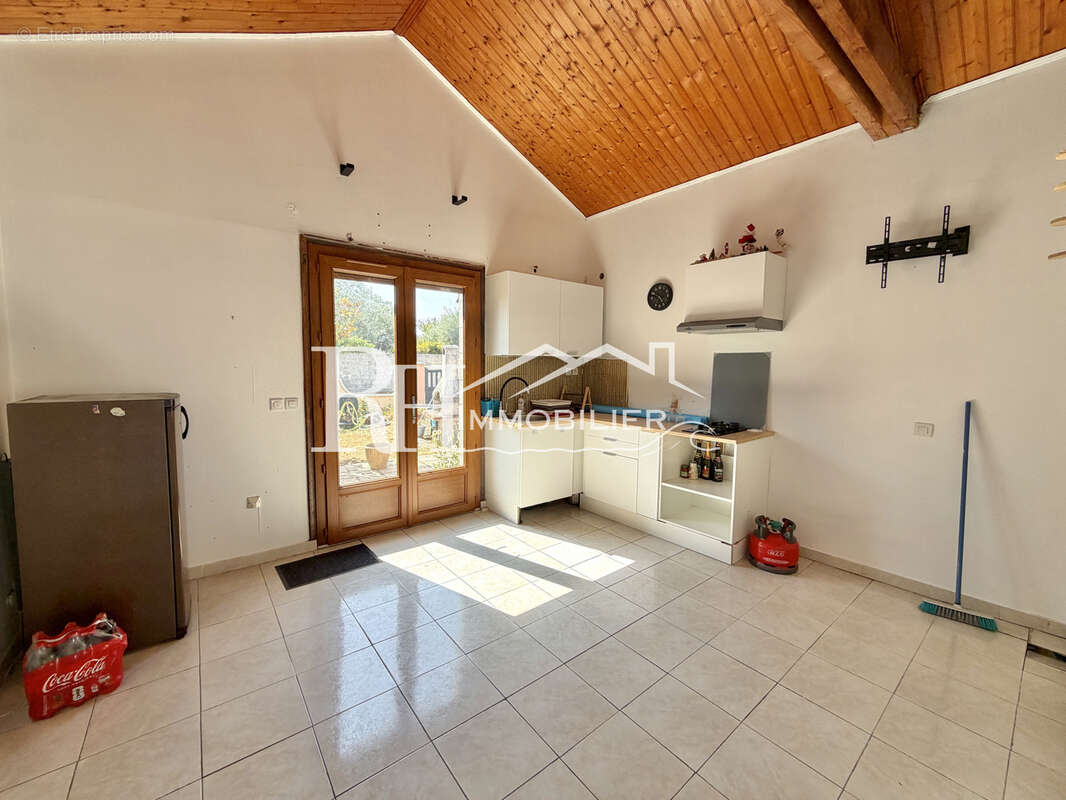 Maison 4 chambres, 1100m2 de terrain - photo 4