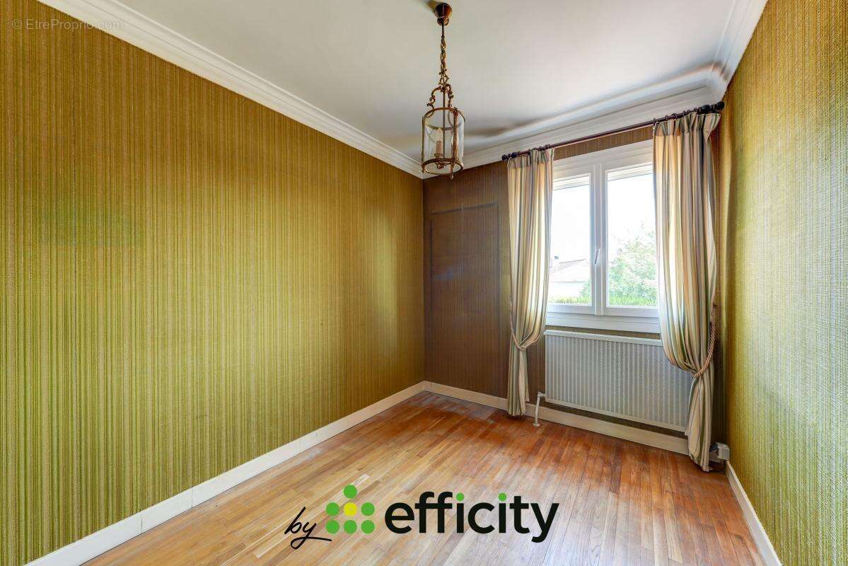Maison 105 m² à Saint-Priest  - photo 13