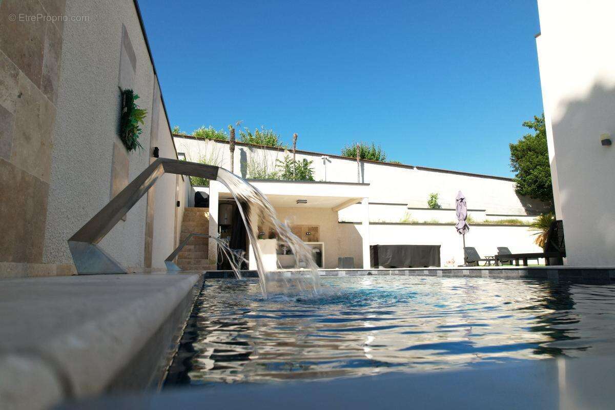 Villa d'exception - 2 suites parentales - 5 chambres - Hamman - Piscine - Garage double Vue panoramique - photo 3