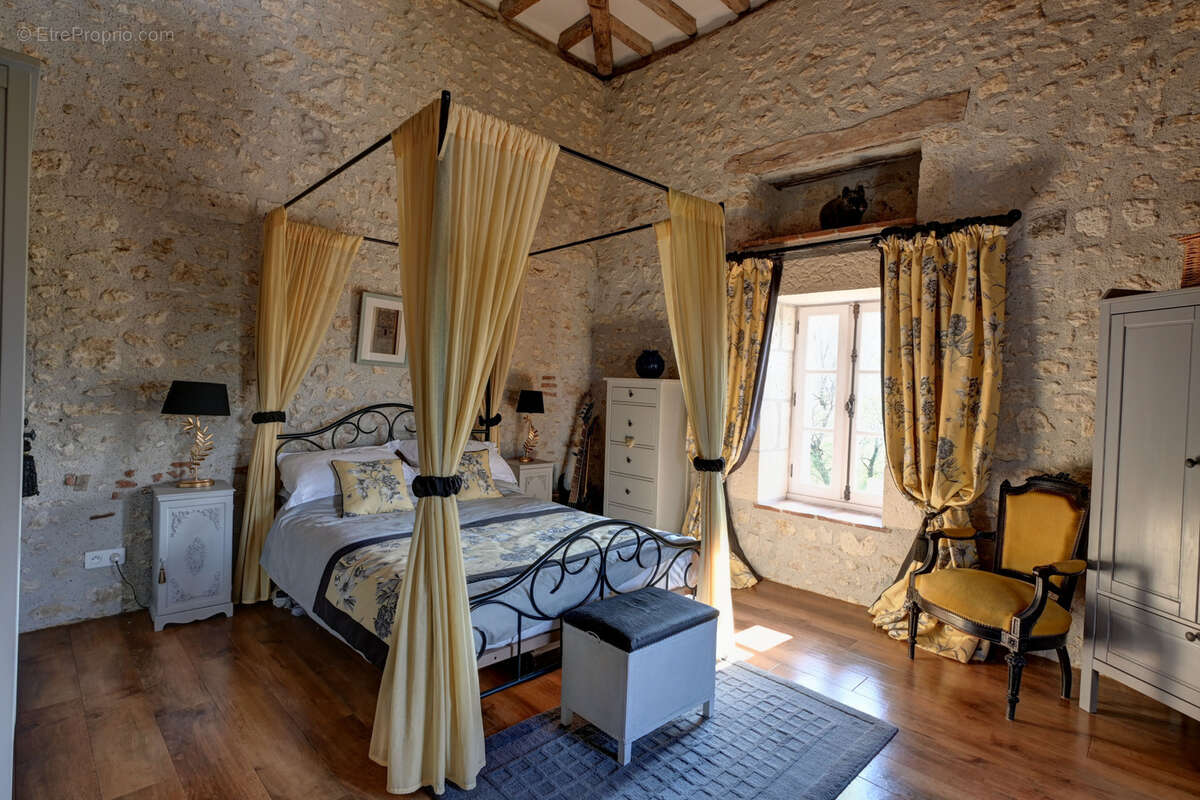 Maison à SAINT-SARDOS