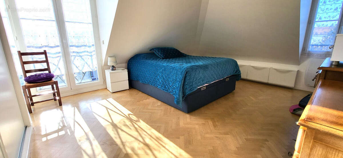 Appartement à LES CLAYES-SOUS-BOIS