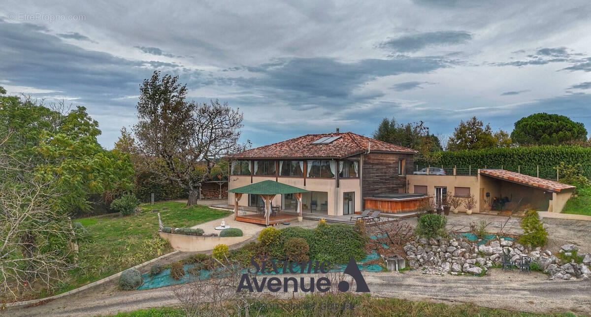 Maison à L&#039;HONOR-DE-COS