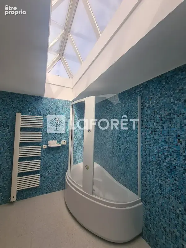 Maison atypique 145 m² , 4 chambres avec 12,17 ares + terrain constructible en sus - photo 5