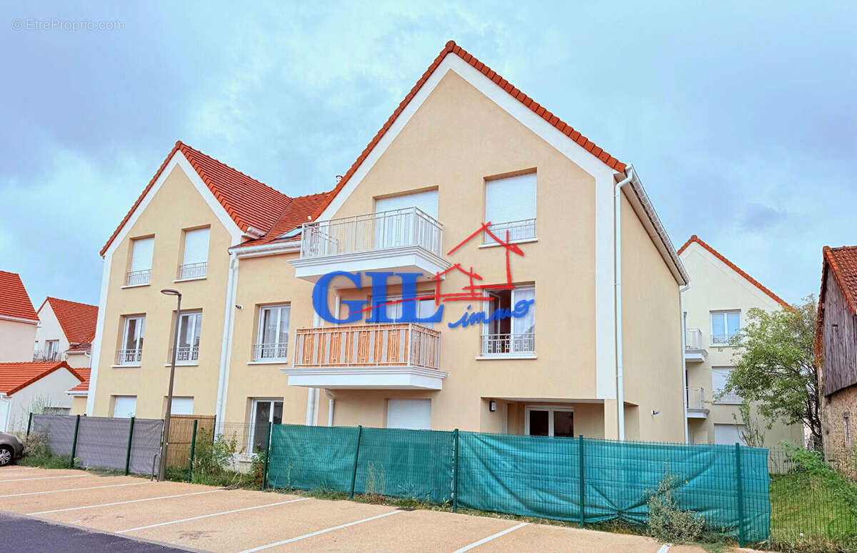 Appartement à SAVIGNY-LE-TEMPLE