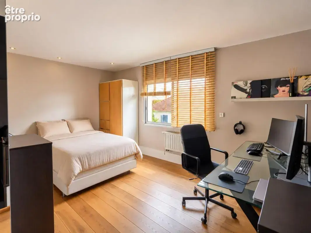 Exclusivité — Villa familiale aux volumes exceptionnels, jardins et studio indépendant — Issy-les-Moulineaux - photo 22