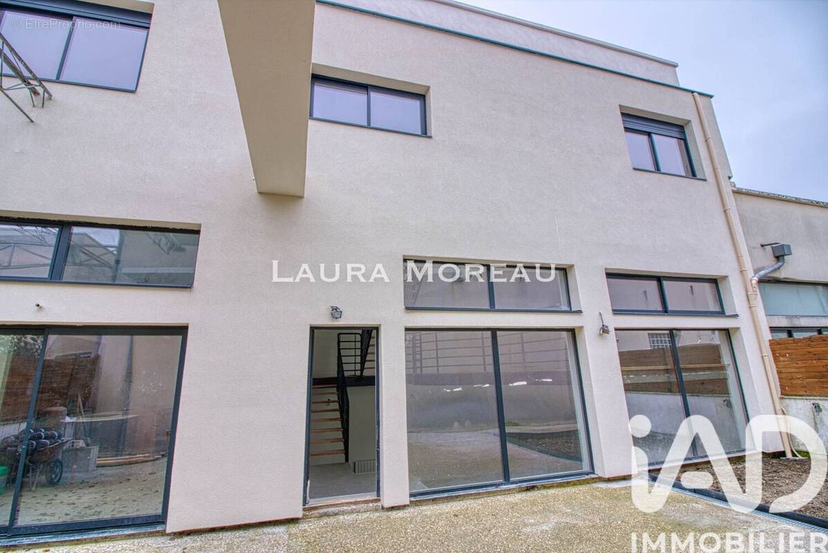 Photo 1 - Commerce à ARGENTEUIL