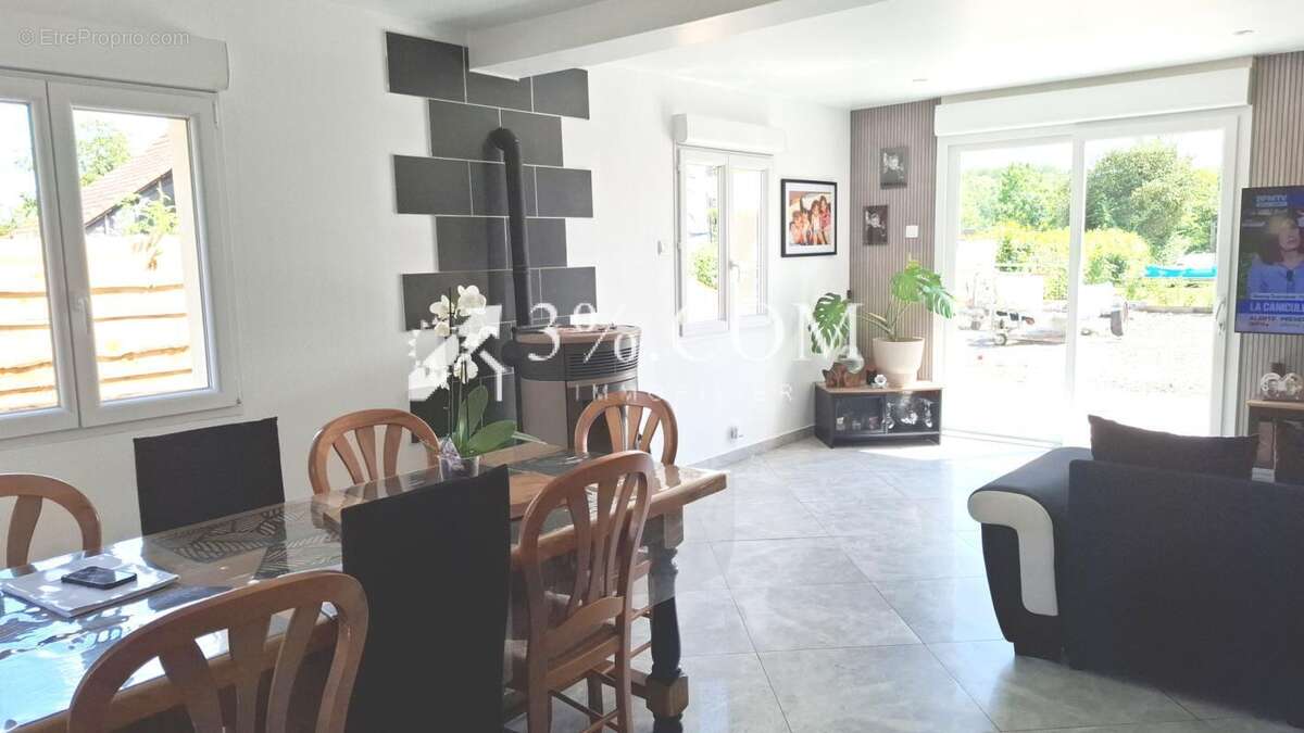 Entre Oisemont et Senarpont : Maison ancienne rénovée 3 CH - photo 4