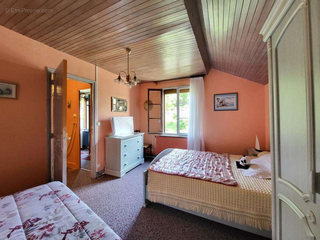 Maison à SAINT-YTHAIRE