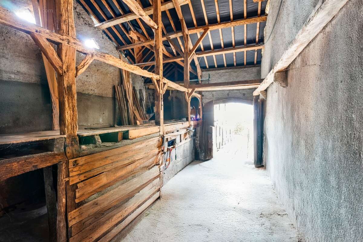 À VENDRE – Charmante ferme rénovée avec gîte indépendant et grange – Prévessin-Moëns - photo 22