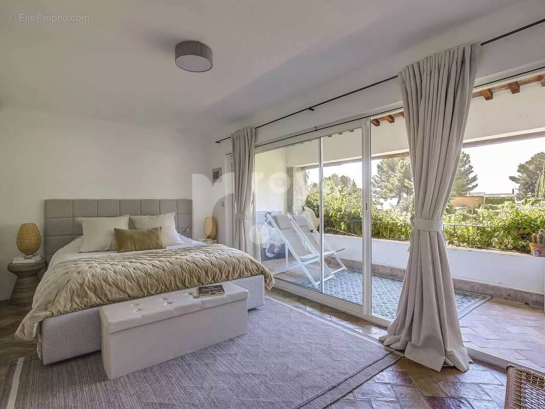Maison à MOUGINS