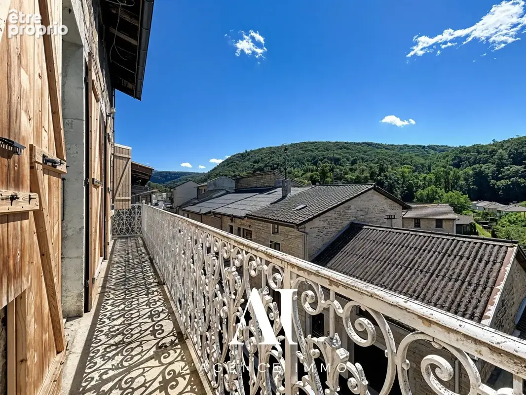 balcon  - Maison à JUJURIEUX