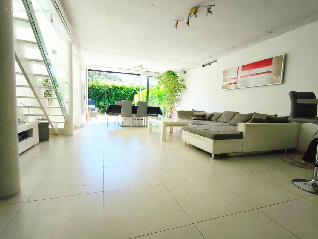 Photo 1 - Maison à PREVESSIN-MOENS