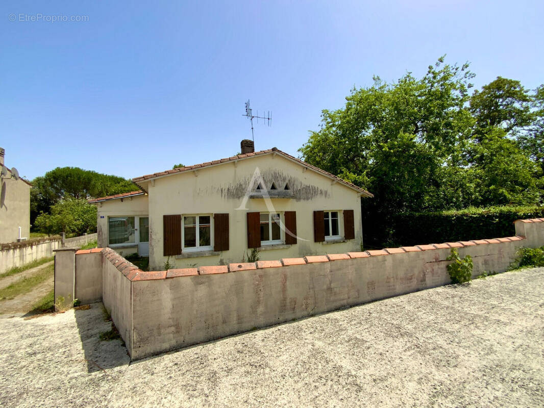 Maison à JONZAC