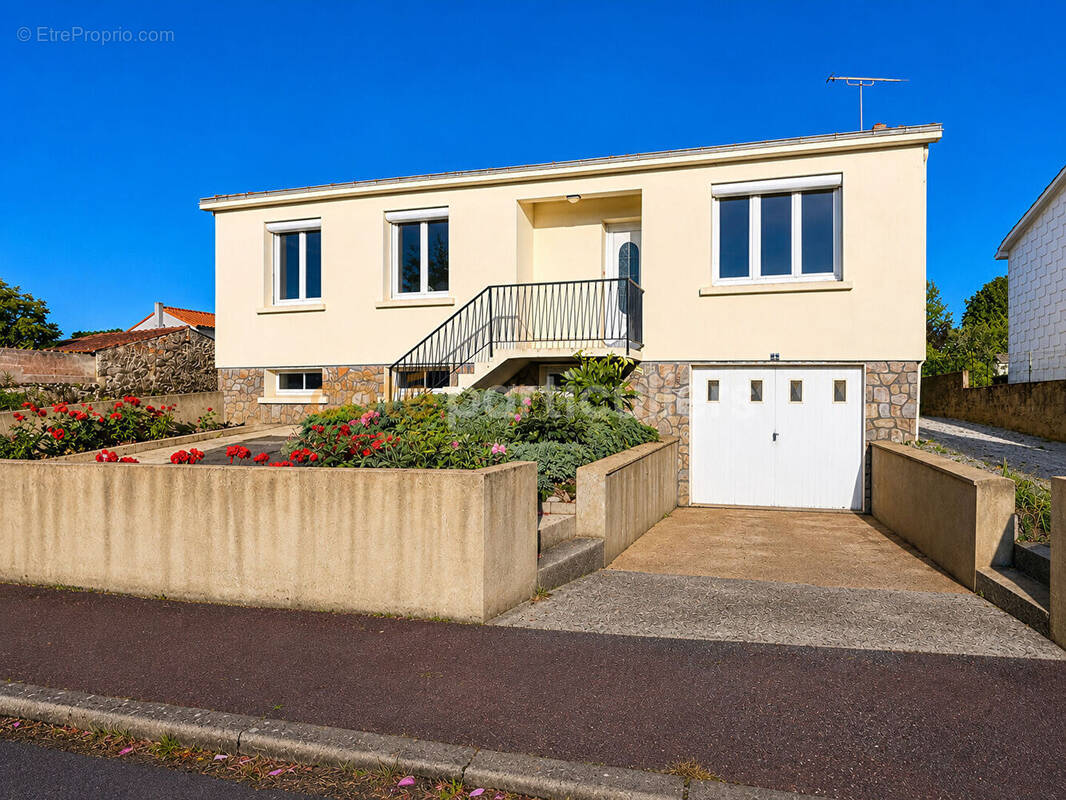 Maison à VENANSAULT