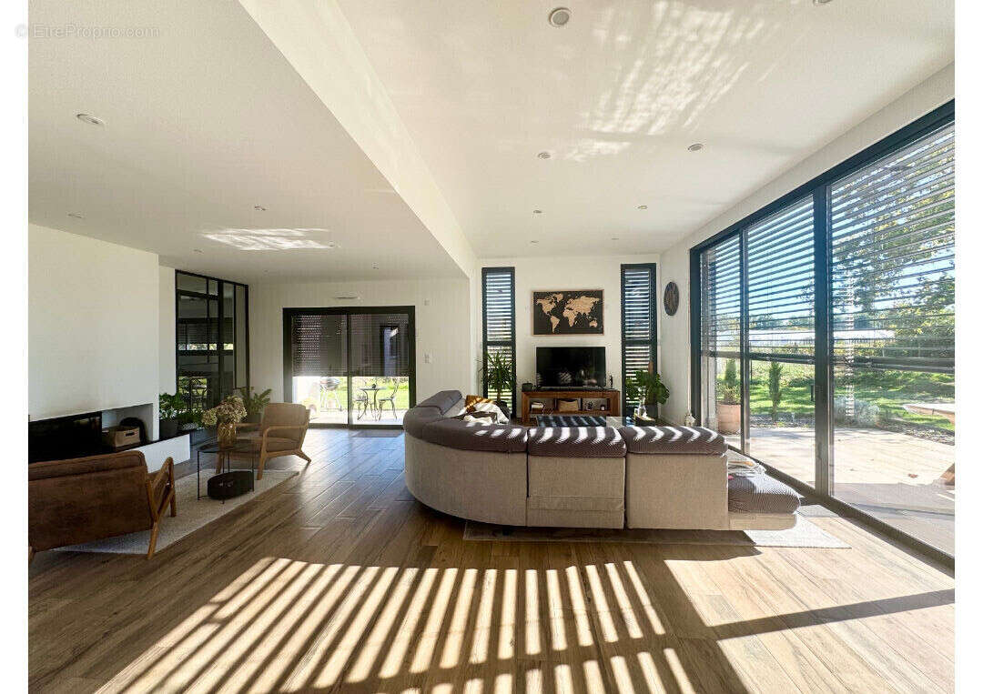 Maison à SAINT-BARTHELEMY-D&#039;ANJOU