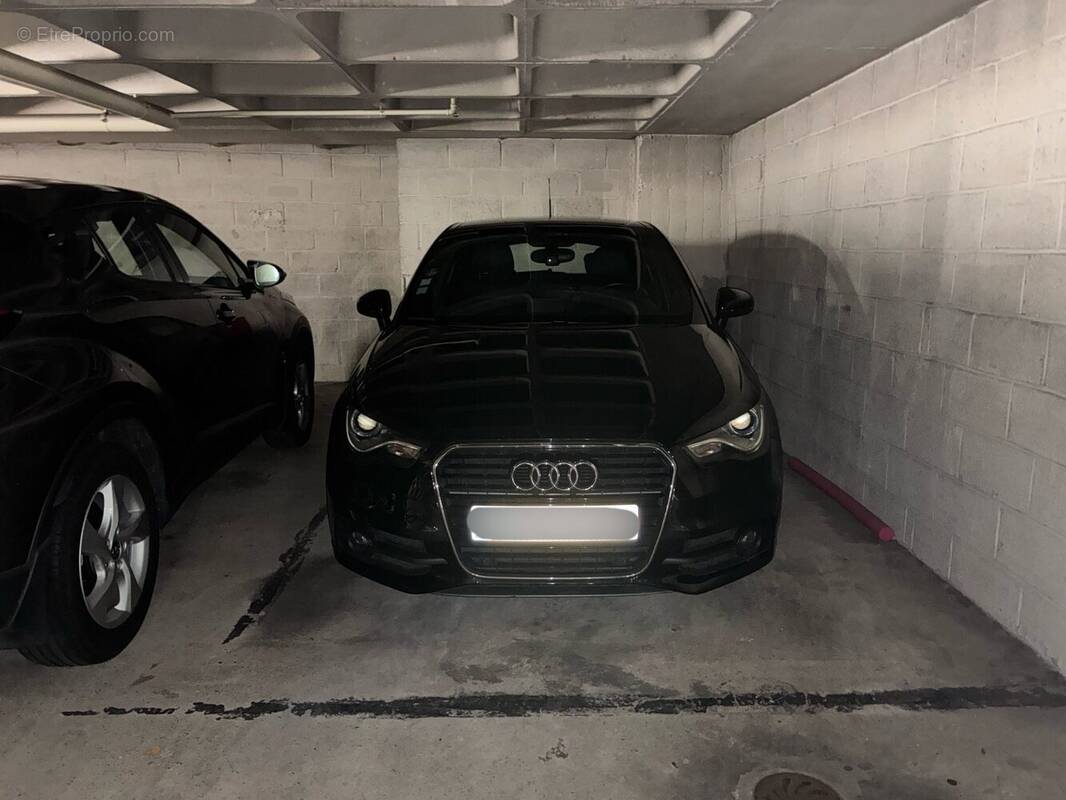 Parking à PARIS-11E