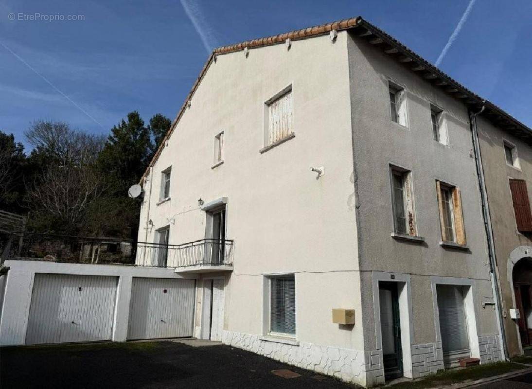 Maison à NANTEUIL-EN-VALLEE