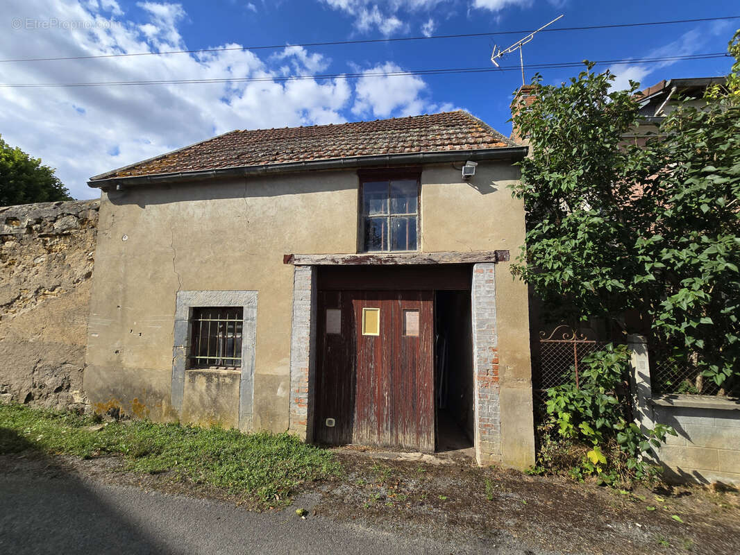 Maison à AINAY-LE-VIEIL