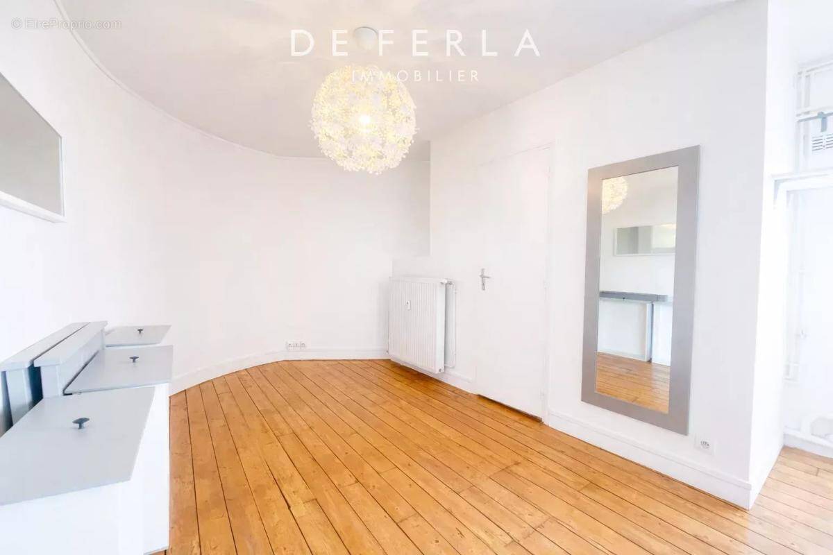 Appartement à PARIS-8E