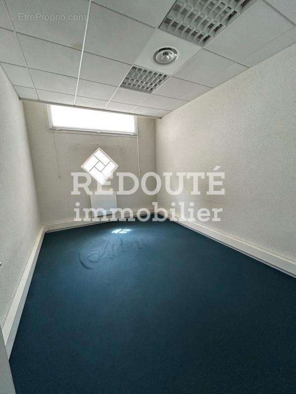 À VENDRE – Ensemble de bureaux d'environ 350 m² avec parkings privatifs – REIMS - photo 4