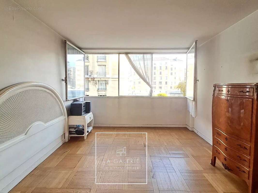 APPARTEMENT A VENDRE T5  La Muette, idéalement situé avec parking et cave. - photo 12