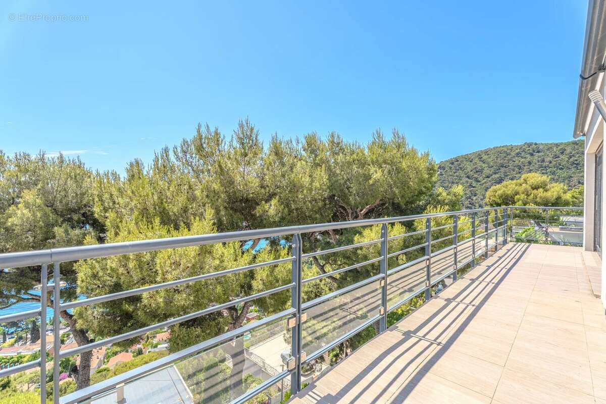 Maison à EZE