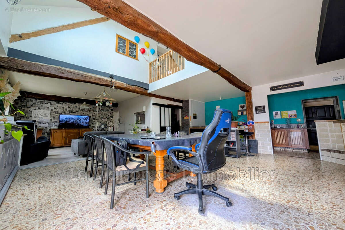 Maison à CRIQUEBEUF-SUR-SEINE