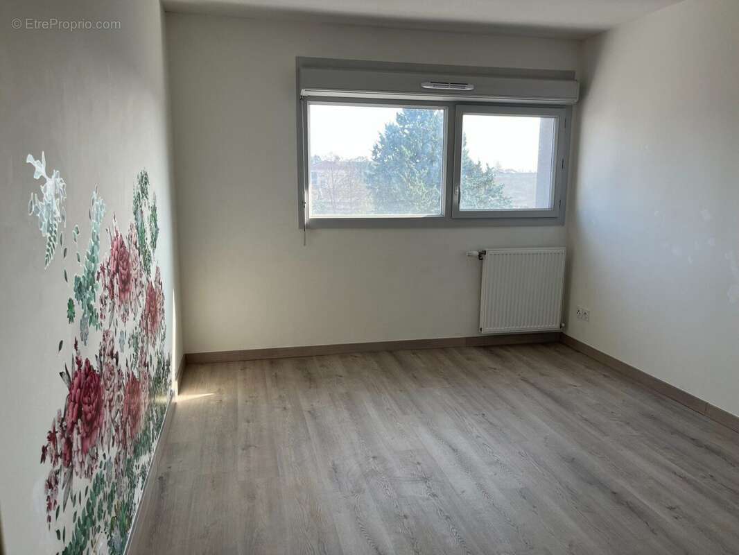 Appartement à MEYZIEU