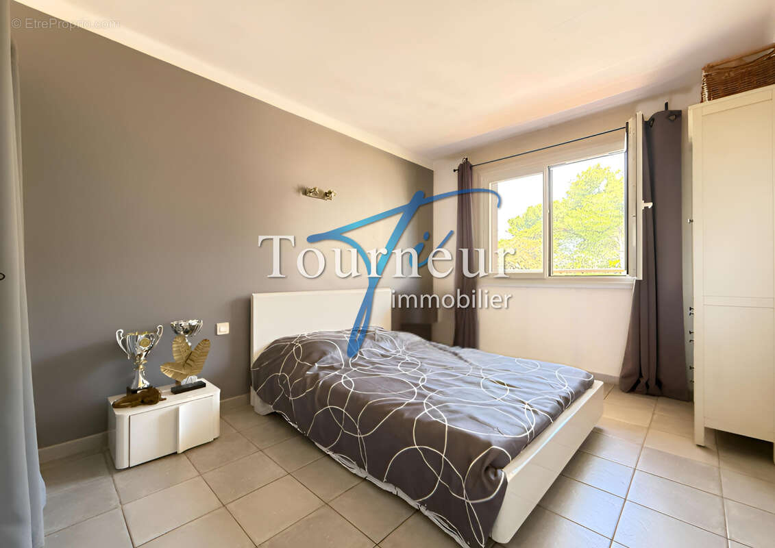 Appartement à SIX-FOURS-LES-PLAGES