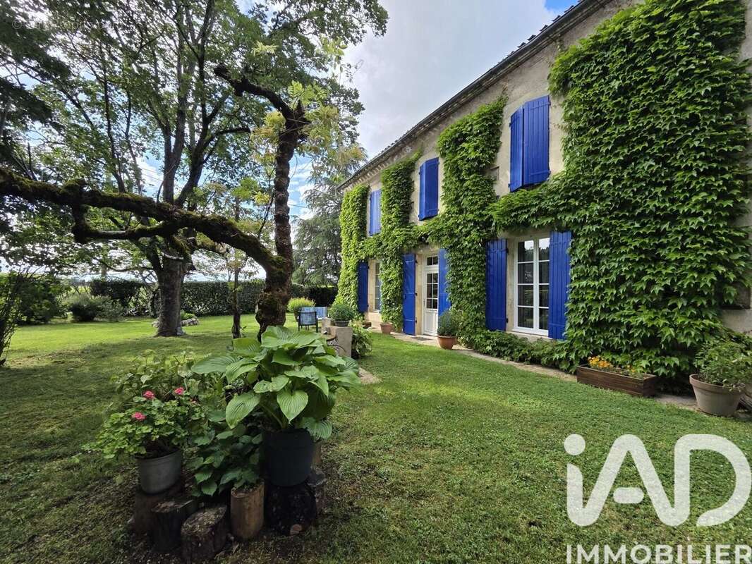 Maison 225 m² à Saint-Philippe-Du-Seignal  - photo 2