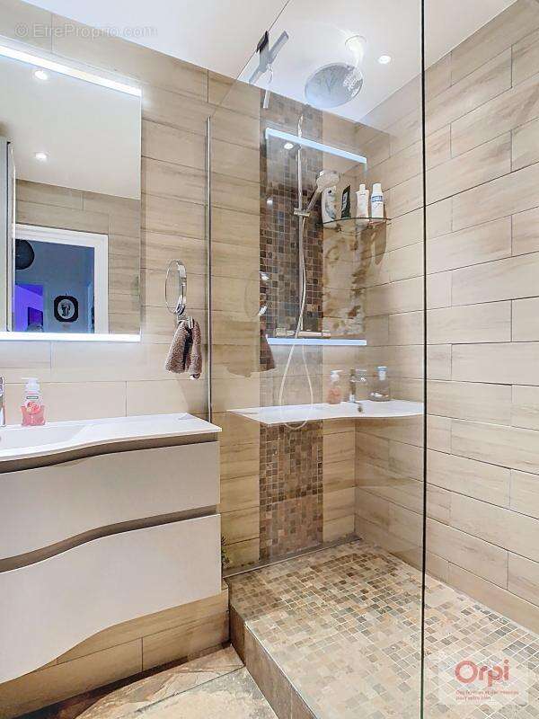 Appartement à ISSY-LES-MOULINEAUX