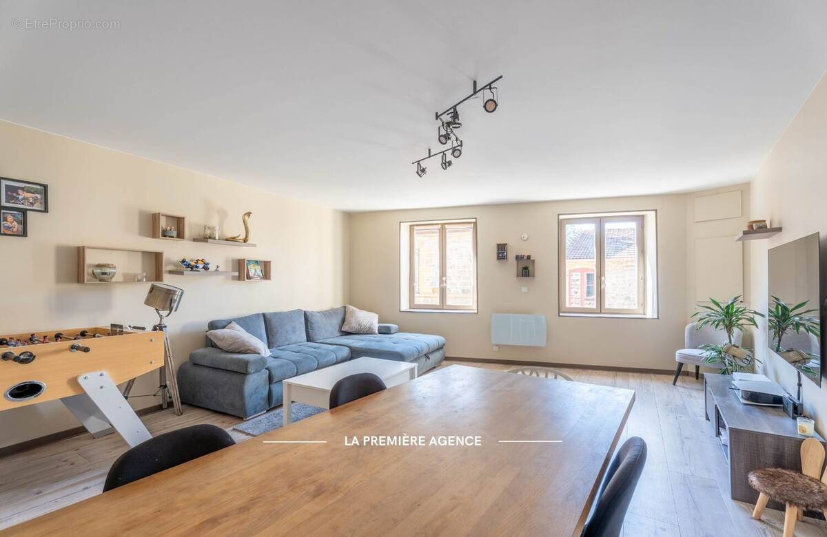 Appartement à SAINT-FORGEUX