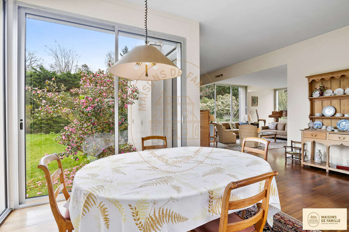 Maison à LA CELLE-SAINT-CLOUD