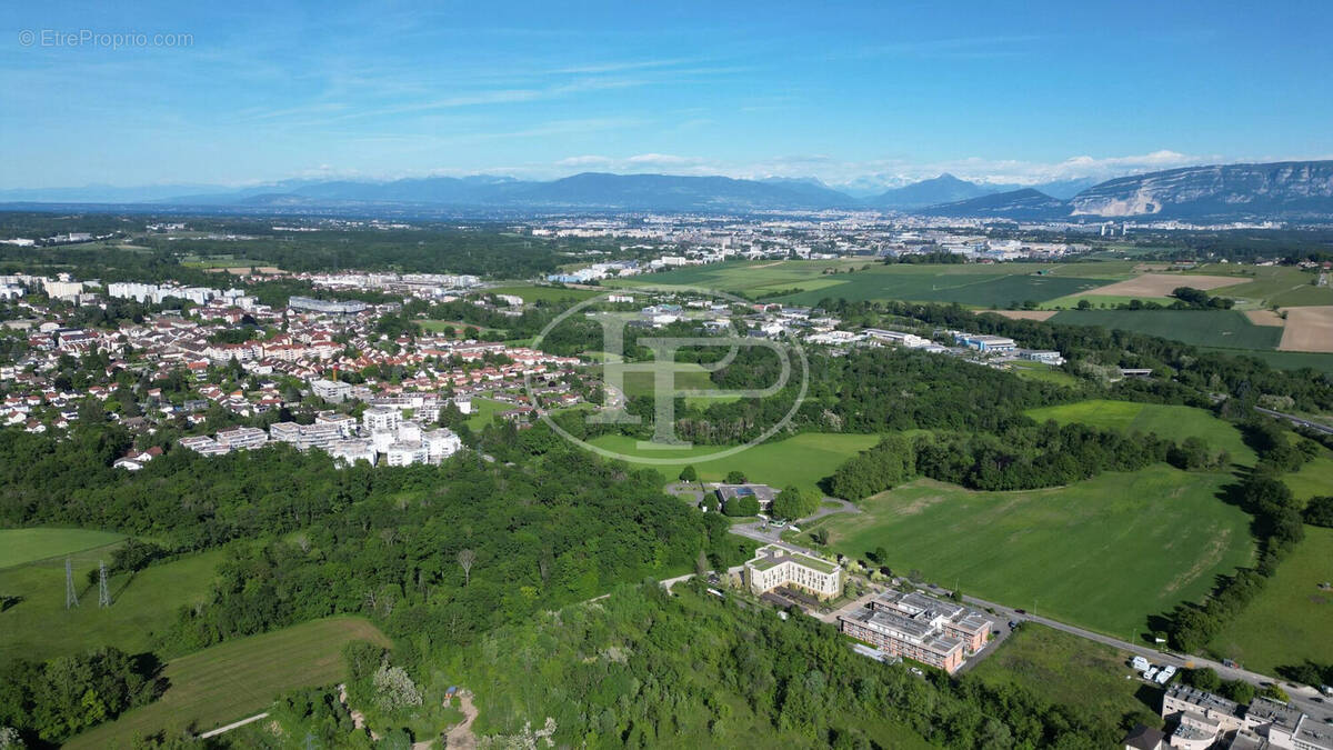 Appartement à THOIRY