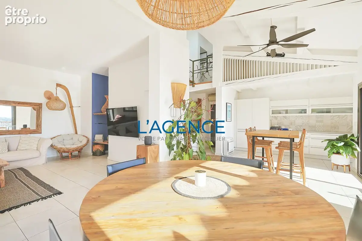 Villa contemporaine de 221 m2 avec vue mer, au calme, sur un terrain arboré de 1830M2 - photo 5