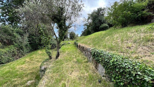 Terrain à GATTIERES