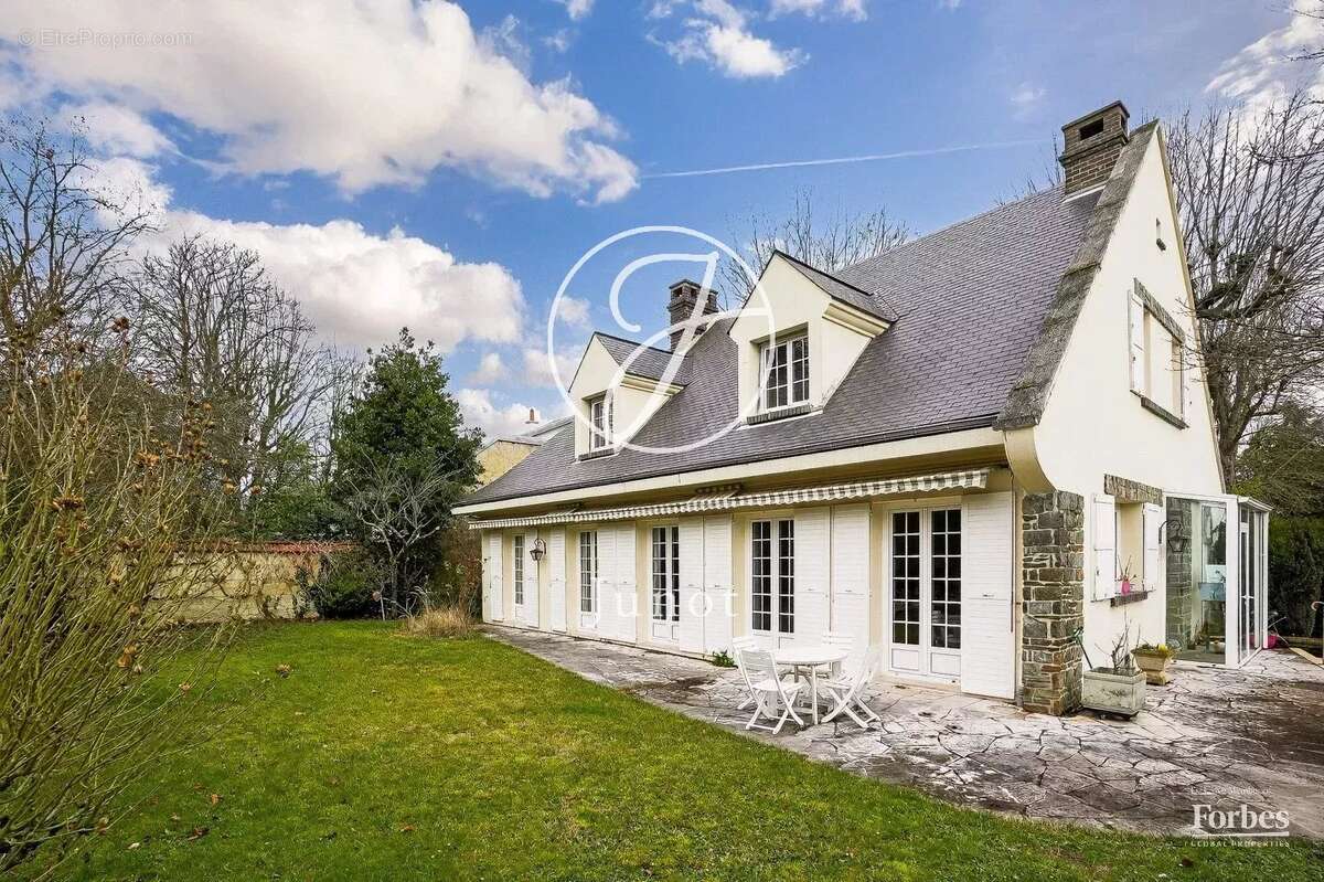 Maison à LE VESINET