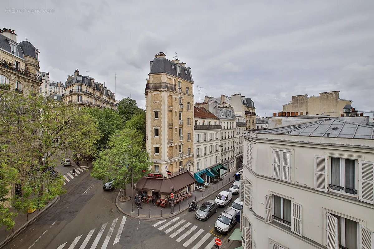 Appartement à PARIS-18E