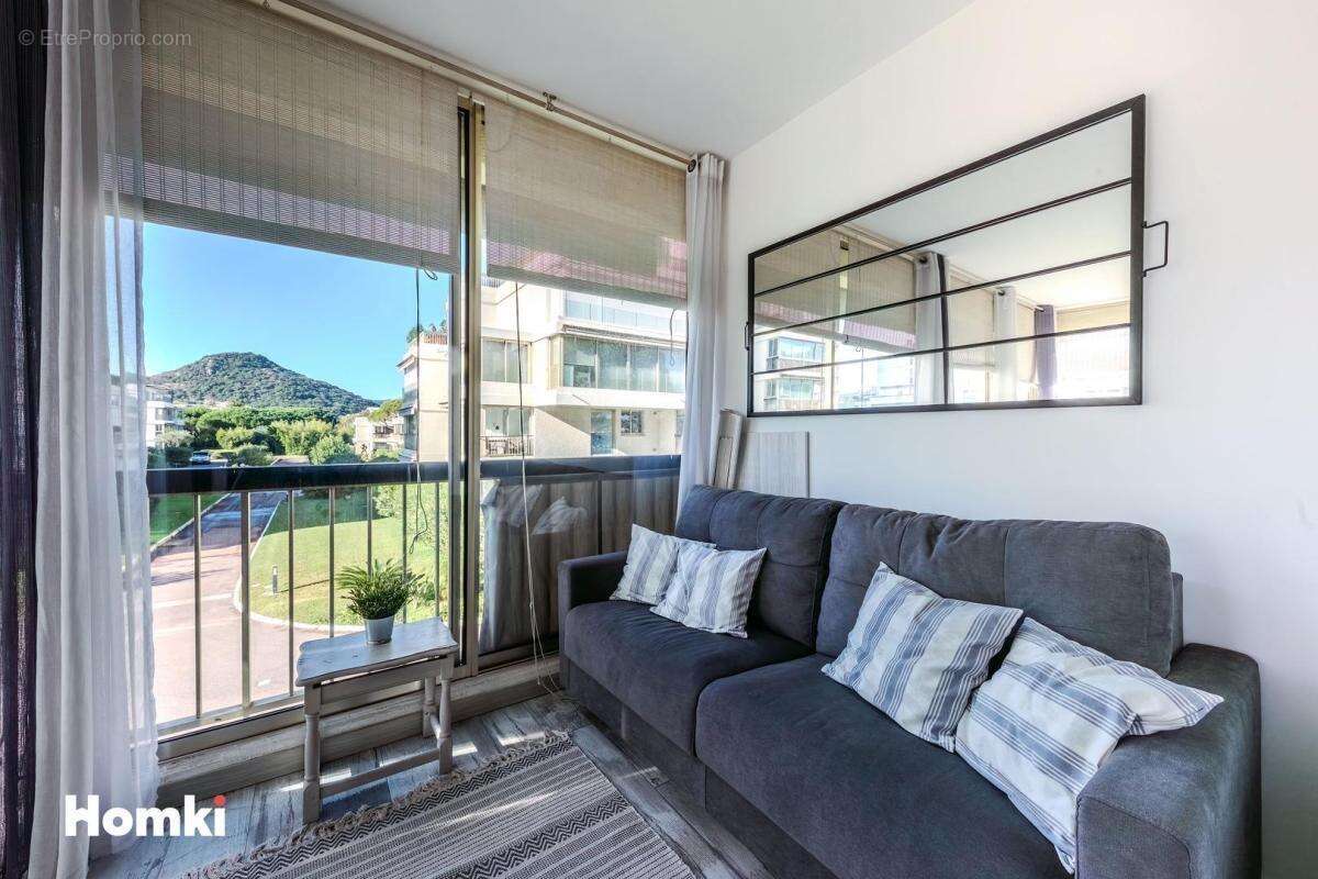 Appartement à MANDELIEU-LA-NAPOULE