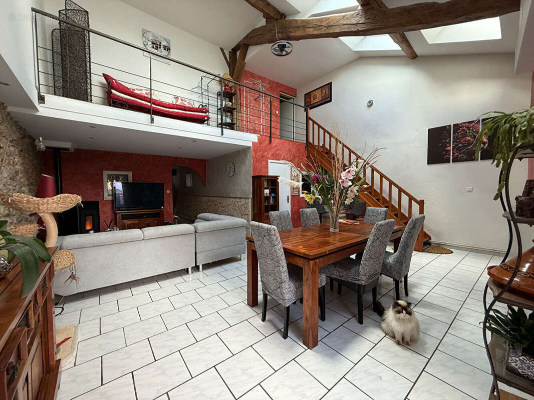 Maison à COLOMBEY-LES-BELLES