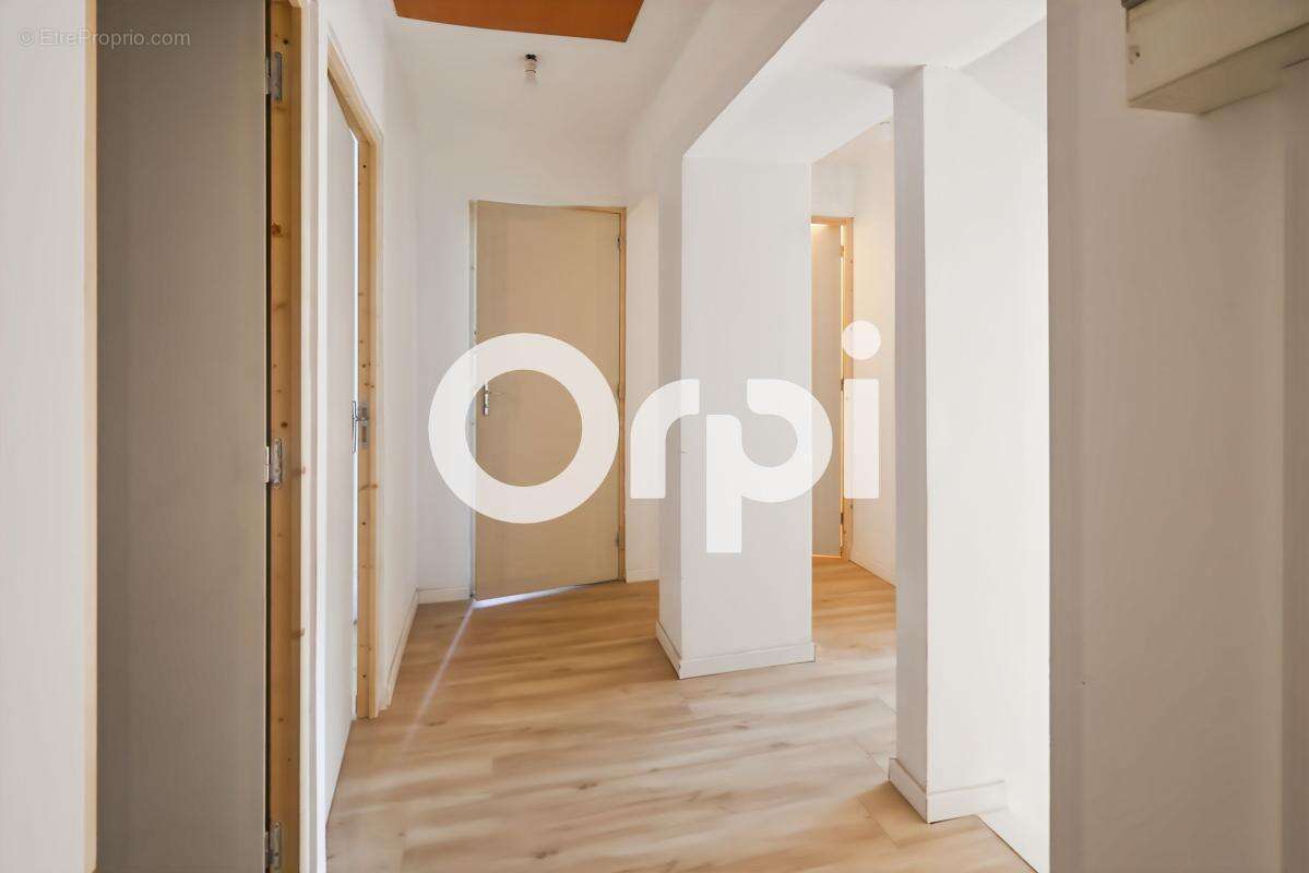 Maison semi individuelle, 6 chambres et jardin à Saint-Pol-sur-Mer (59430) - photo 6