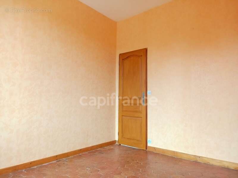 Maison à THORIGNY-SUR-OREUSE