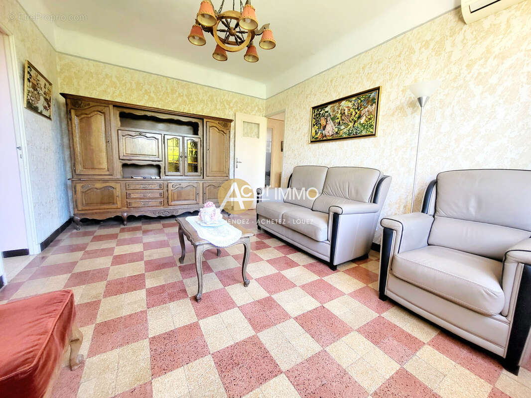 Six fours les plages - maison plain-pied 4 chambres-93 m2 avec garage terrain de 685 m2 piscinable- quartier - photo 4