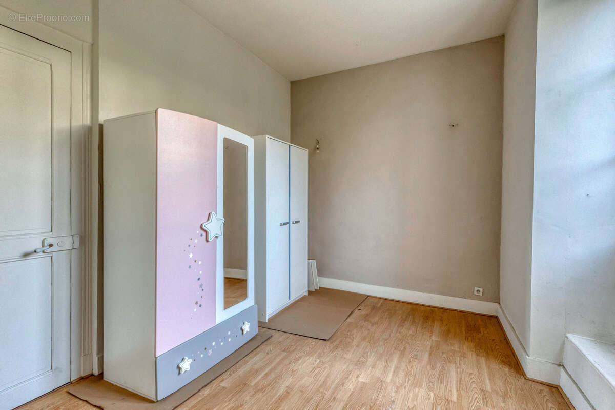 Appartement à SAINT-NAZAIRE-LES-EYMES