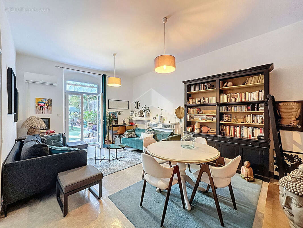 Appartement à MARSEILLE-6E