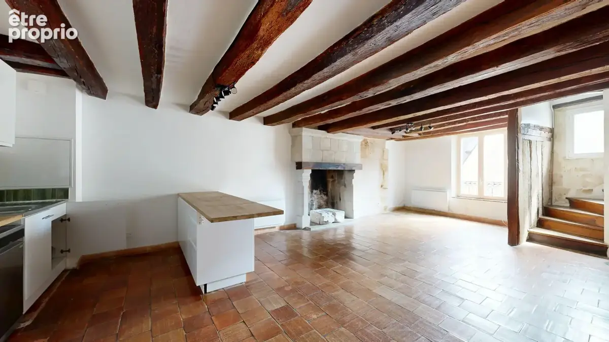 À VENDRE   Appartement duplex de caractère avec poutres apparentes et cheminée 95M2 - Tours Centre - photo 3
