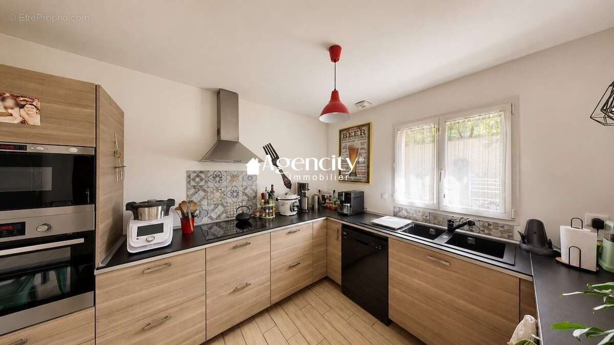 Maison 86 m² à Torcy  - photo 3