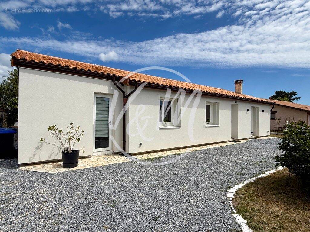 Maison à ARES