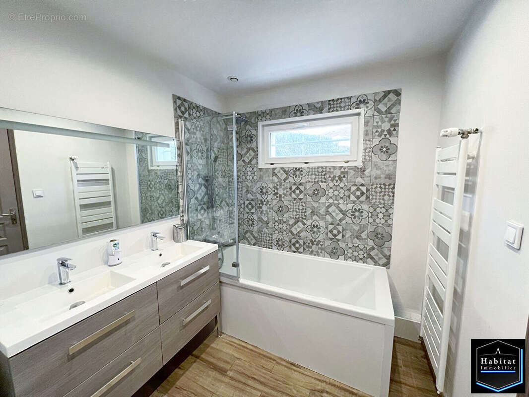 Maison à LE PLESSIS-BELLEVILLE